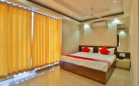 Hotel Golden Crown Jamnagar